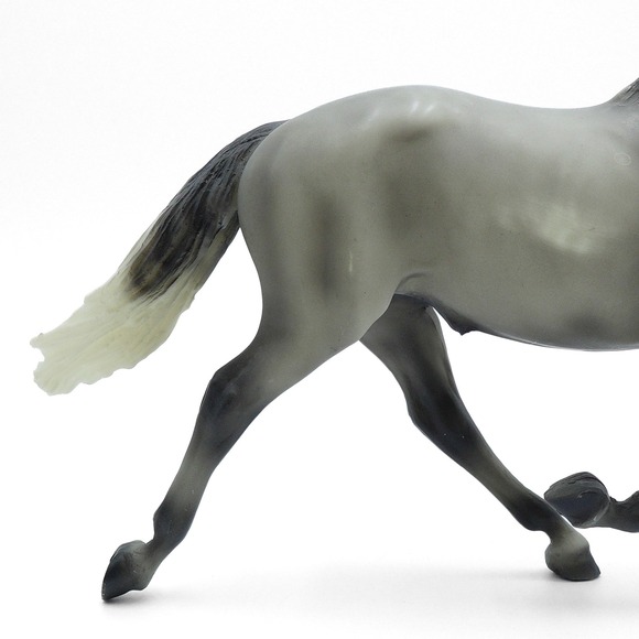 VINTAGE BREYER Traditional Model No. 1150 Grey Standardbred Pacer Mold RETIRED - Picture 4 of 9